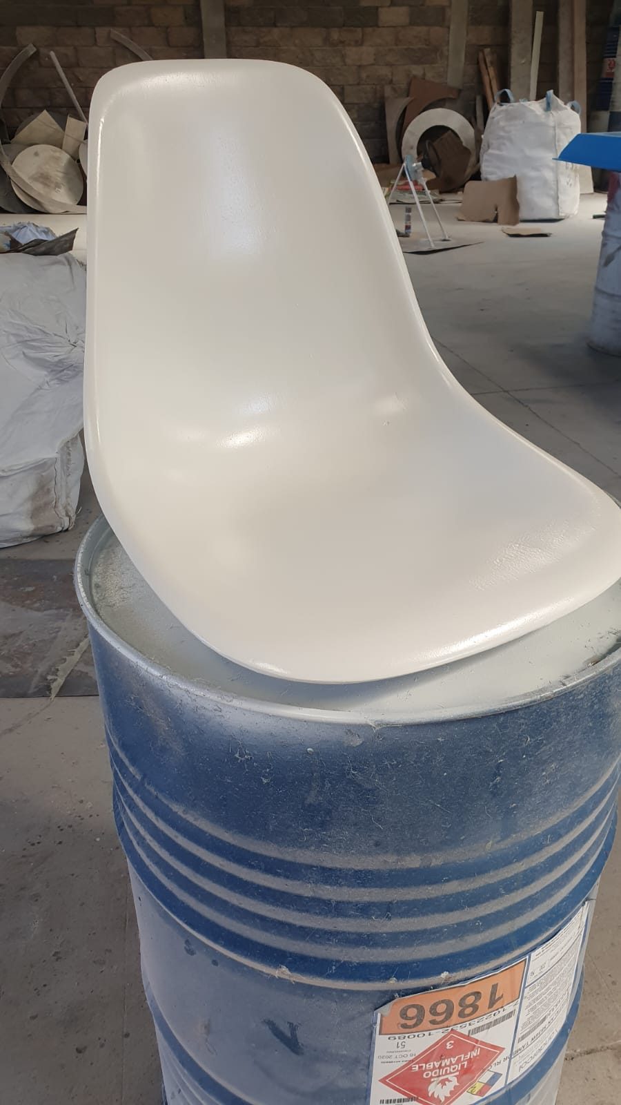 Silla de fibra de vidrio moldeada