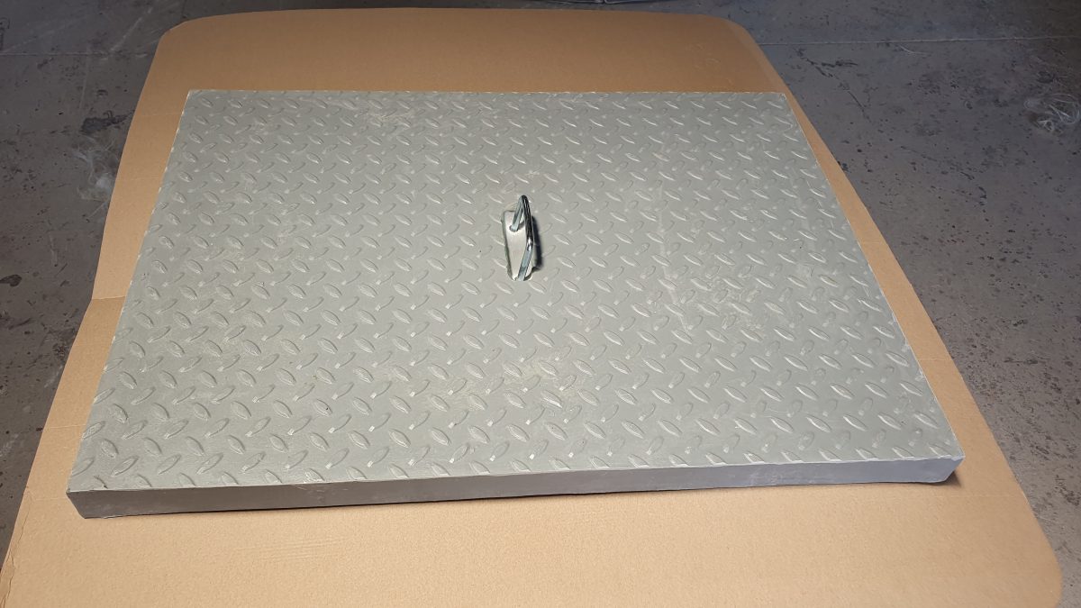 Tapa para alcantarilla de fibra de vidrio con textura antideslizante
